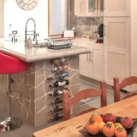 度假居 Charming House In With Private Pool